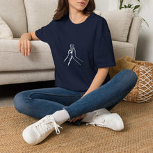 Pet Mom High Five T-Shirt – Minimal Paw & Hand Graphic Tee